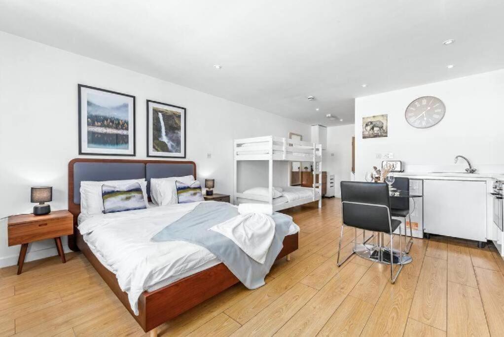 1 Bedroom Flat Piccadilly Sleep 7 In London Vr10 Exteriér fotografie