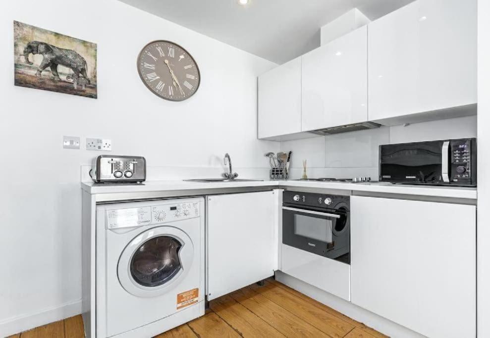 1 Bedroom Flat Piccadilly Sleep 7 In London Vr10 Exteriér fotografie