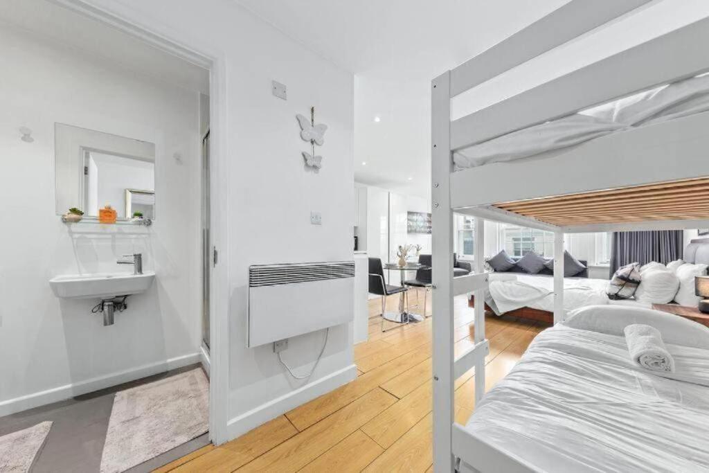 1 Bedroom Flat Piccadilly Sleep 7 In London Vr10 Exteriér fotografie
